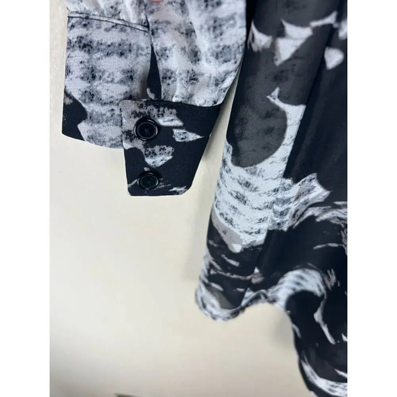 ASTR The Label Black Floral Print Mock Neck Open Back Shift Dress Women Size XS - Picture 4 of 6